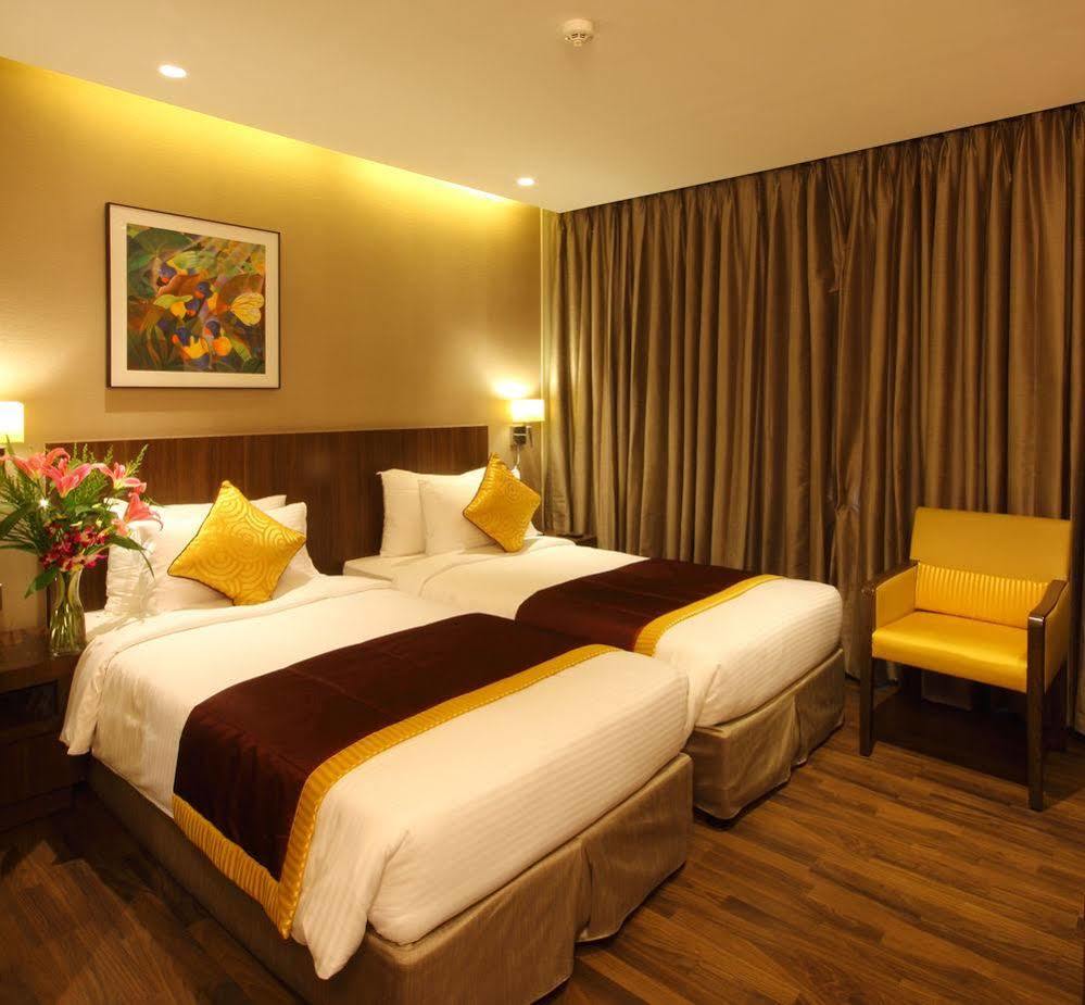Hotel Fidalgo Пуне Екстер'єр фото